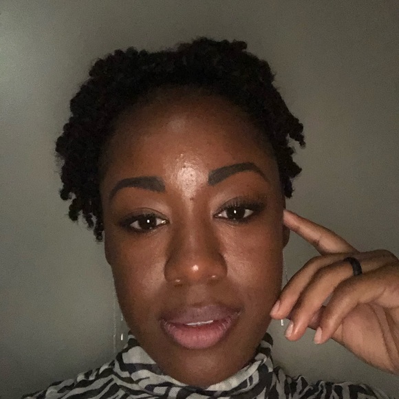 Meet your Posher, Taylor - Picture 1 of 1